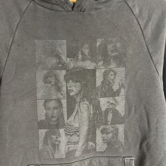 Taylor Swift Black Eras Tour Hoodie Sweatshirt pullover size medium oversized - Picture 3 of 12